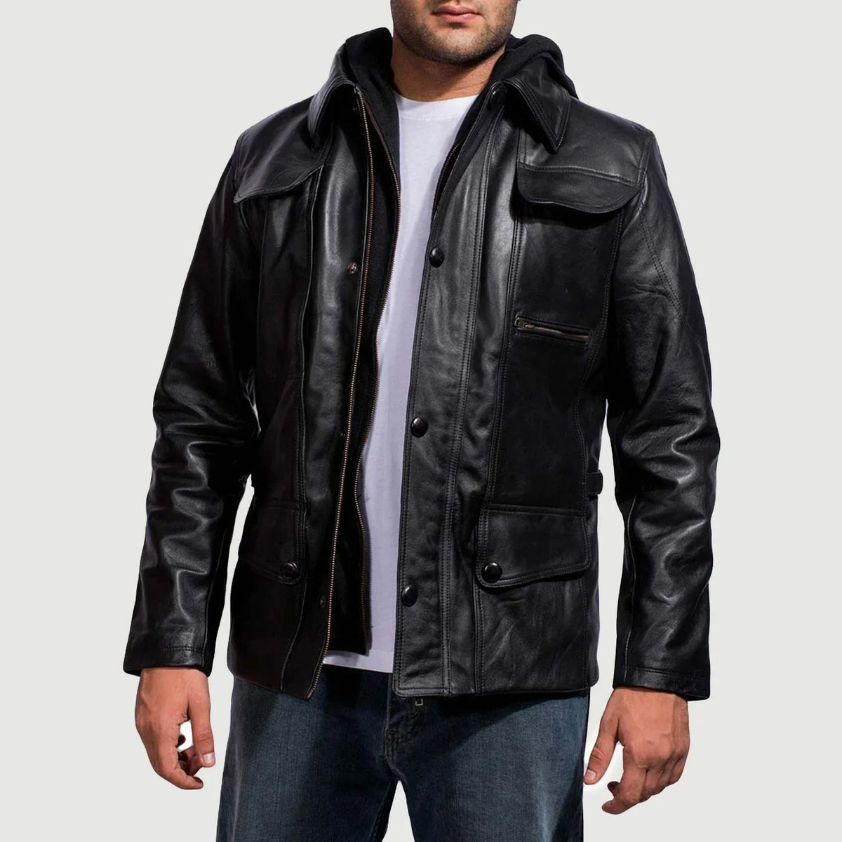 
Black Cowhide Leather Hooded Jacket - Rückansicht mit passgenauen Schultern & sauberem Saum