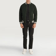 Pascal Grün Suede Varsity Lederjacke für Herren - Seitenansicht mit ergonomischem Ärmelschnitt
