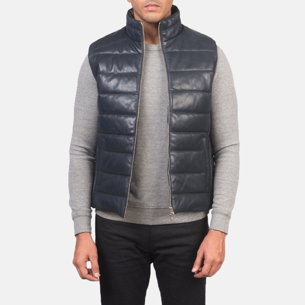 
Reeves Blau Leather Steppweste für Herren in Blue Sheepskin Leather - Vorderansicht & maßgeschneiderte Silhouette | Online Kaufen