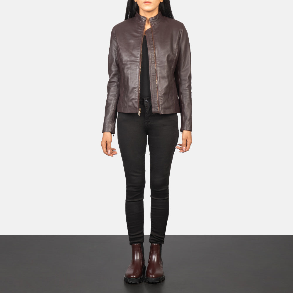 Rumella Maroon Leather Biker Jacket - Seitenansicht mit ergonomischem Ärmelschnitt