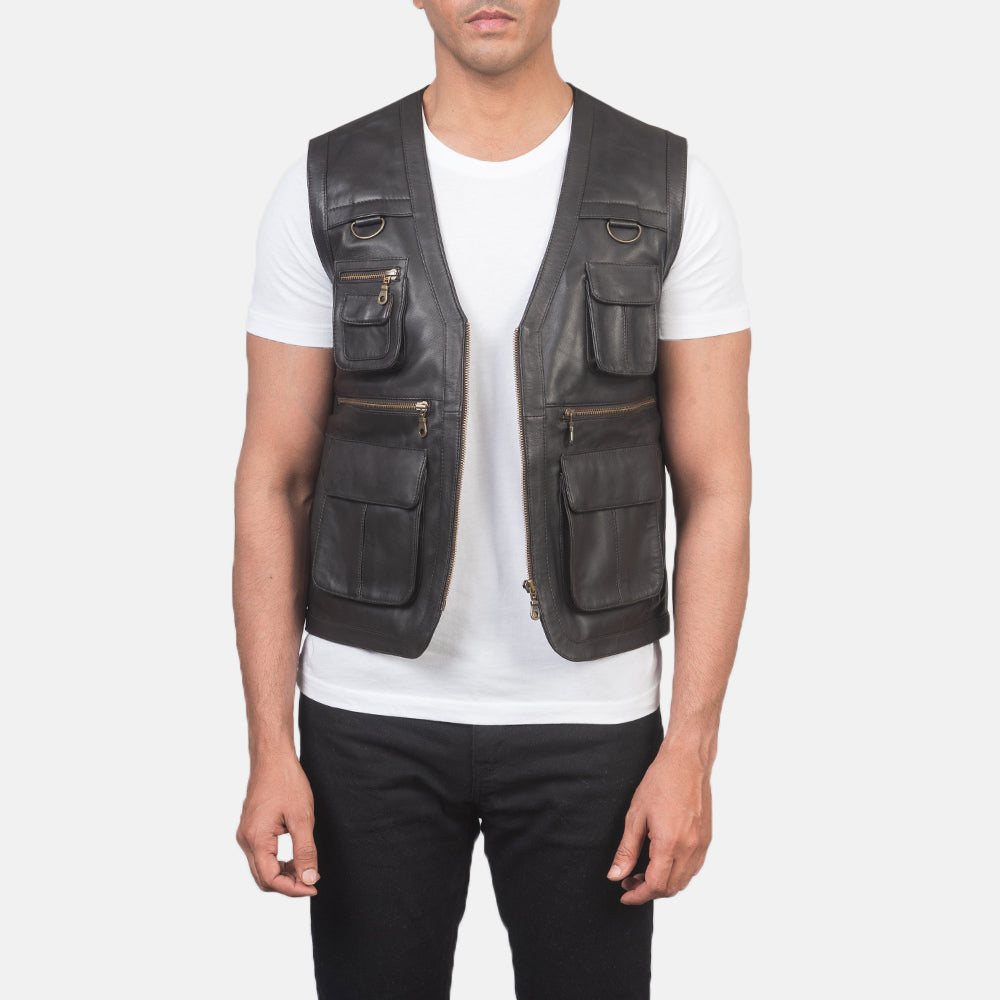 
Safari-Beige Braun Lederweste für Herren in Brown Sheepskin Leather - Vorderansicht & maßgeschneiderte Silhouette | Online Kaufen