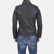 
Sergeant Schwarz Lederjacke für Herren - Seitenansicht mit ergonomischem Ärmelschnitt & sportlicher Passform