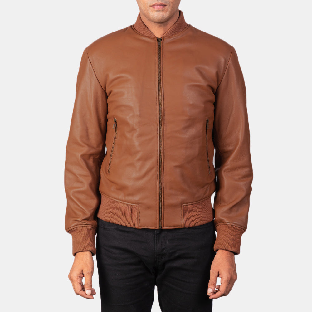 Detailansicht of Varsity &amp; Zipper Hardware on Men's Shane Braun Leder-Bomberjacke für Herren
