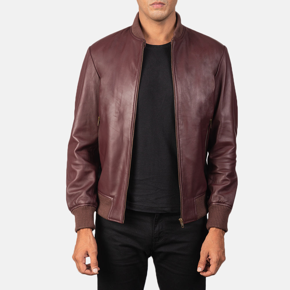 Men's Shane Kastanienbraun Leder-Bomberjacke für Herren in Maroon Sheepskin Leather - Vorderansicht &amp; maßgeschneiderte Silhouette | Online Kaufen