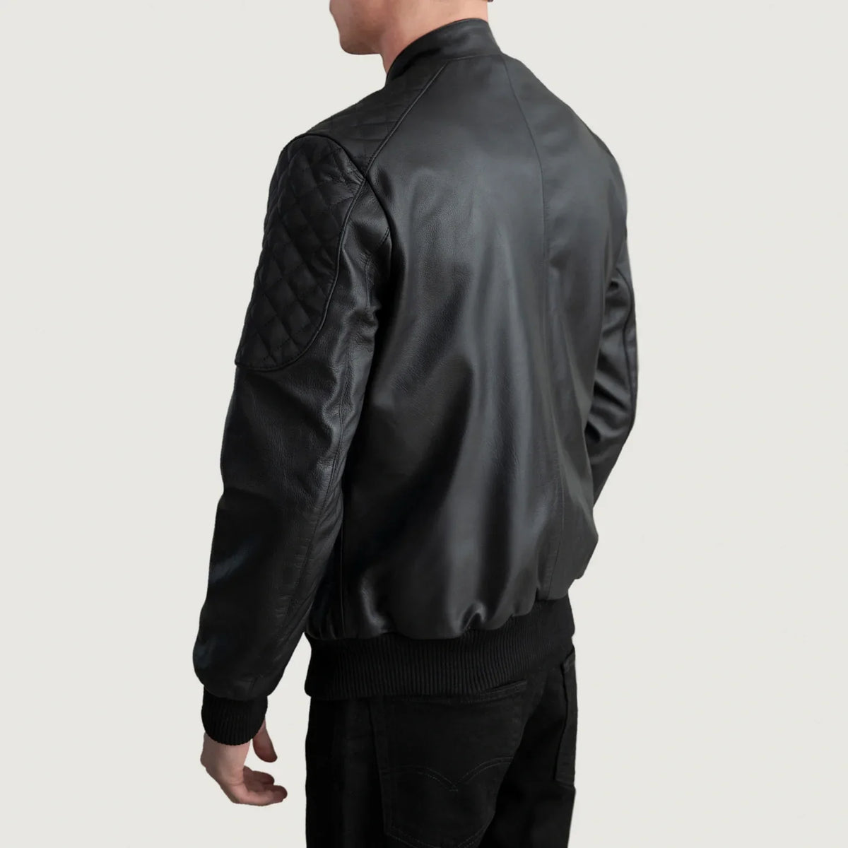 
Innenansicht Showing Quilted Polyester Lining & Zwei funktionale Innentaschen