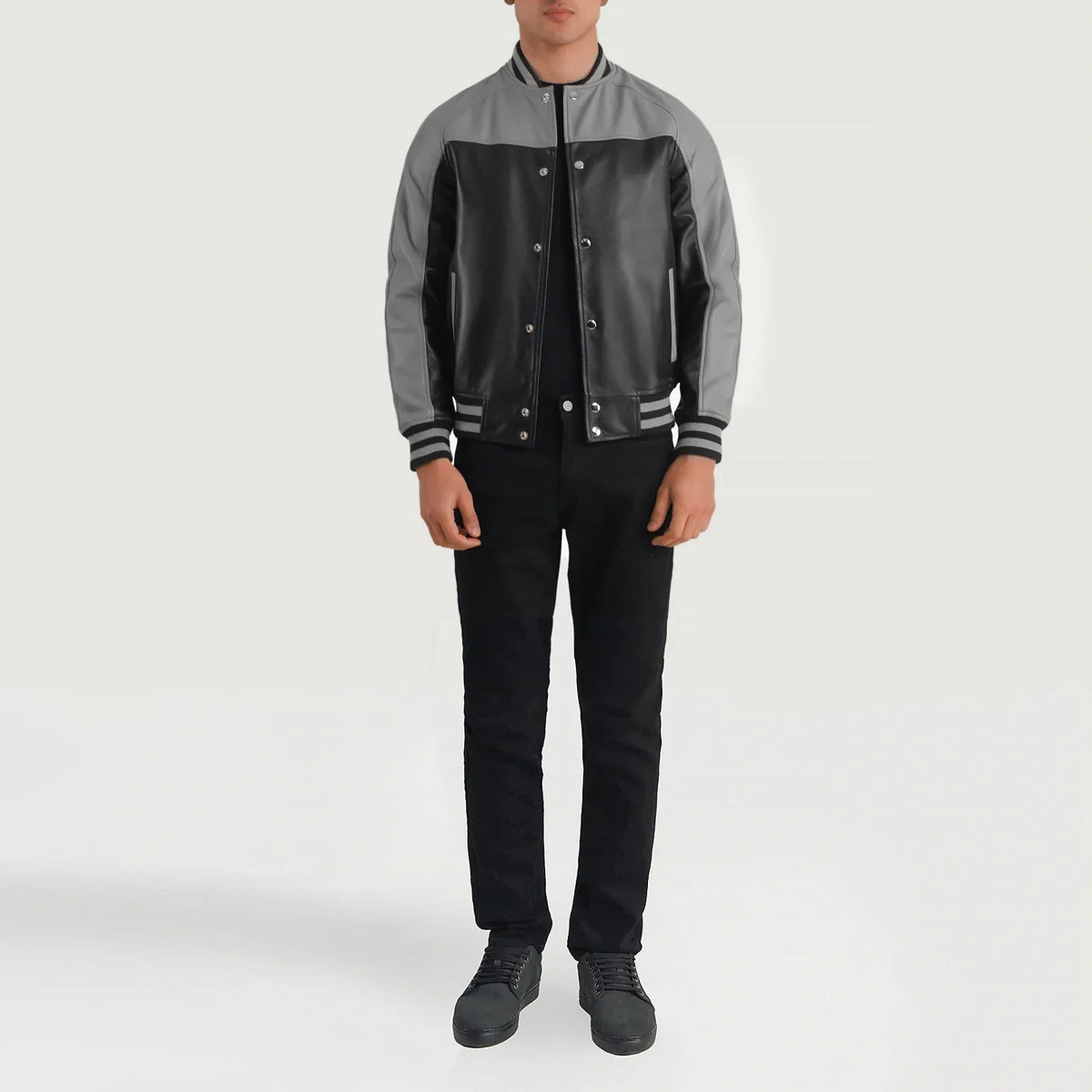 Terrance Black &amp; Red Leather Varsity Jacket - Seitenansicht mit ergonomischem Ärmelschnitt