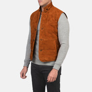 Brown Goatskin Suede Leather Vest - Rückansicht mit passgenauen Schultern &amp; sauberem Saum