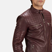 Urbane Gesteppt Kastanienbraun Leder-Bikerjacke für Herren - Seitenansicht mit ergonomischem Ärmelschnitt