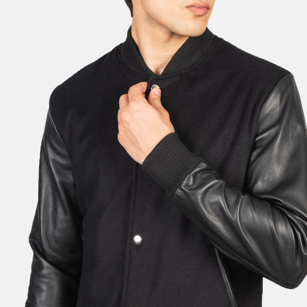 
Innenansicht Showing Quilted Polyester Lining & Zwei funktionale Innentaschen