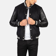
Vaxton Schwarz Striped Hybrid Varsity Lederjacke für Herren in Black Sheepskin Leather - Vorderansicht & maßgeschneiderte Silhouette | Online Kaufen