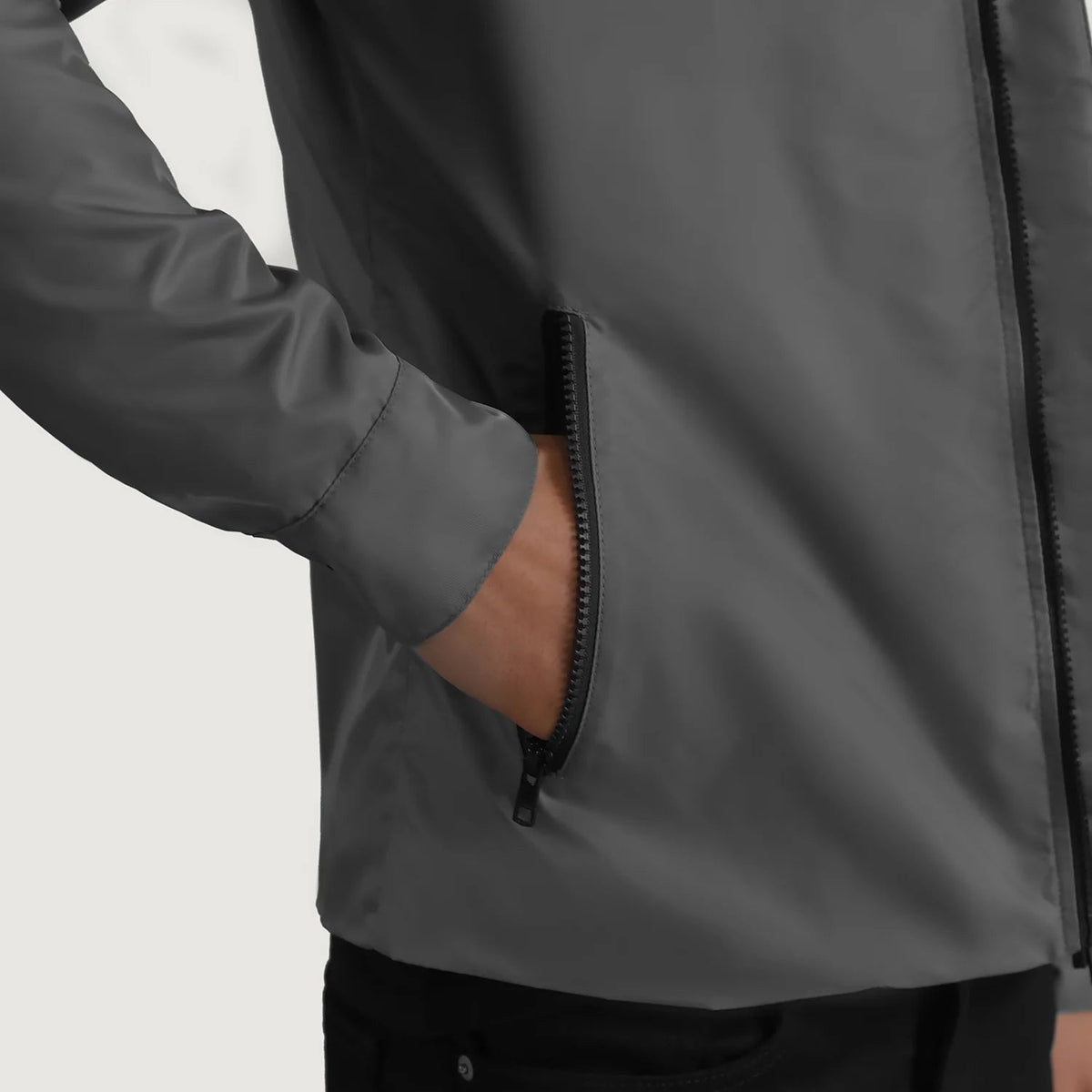 
Innenansicht Showing Quilted Viscose Lining & Zwei funktionale Innentaschen