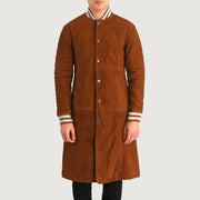 Detailansicht of Varsity collar &amp; Snap Button button Hardware on Wilde Braun Suede Varsity Ledermantel für Herren